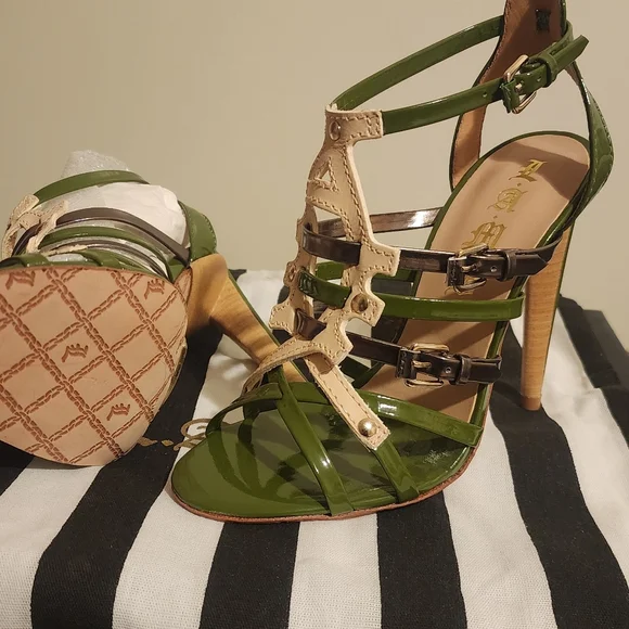 Shoes - Picture 3 of 5